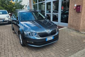 Skoda Octavia Wagon 1.6 tdi Executive 115cv NAVY-C