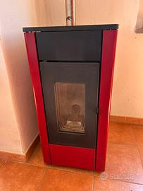 Stufa a pellet MCZ MAY AIR S1 7KW rossa e nera