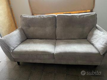 DIVANO USATO MA IN BUONO STATO