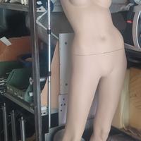 Manichino donna modello realistico 