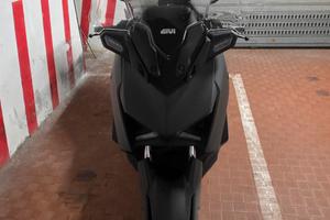 X-Max 300 Agosto 2025