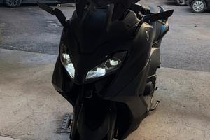 Yamaha Tmax 560