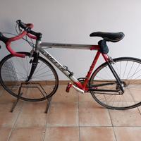 Bici da corsa in alluminio