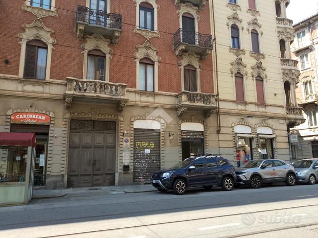 NEGOZIO A TORINO