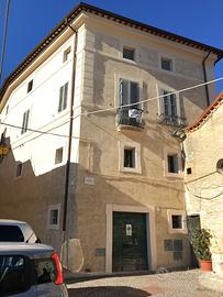 TOFFIA (RI) attico in palazzo nobiliare