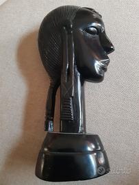 Busto africano in legno