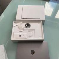 Macbook air M2 13” - mai utiliz + scatola completa