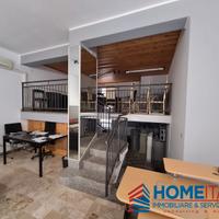 Magazzino con due vetrine su strada a Villabate