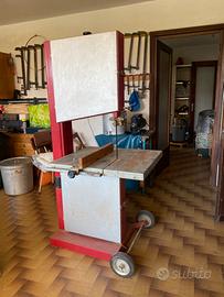Sega a nastro verticale per legno