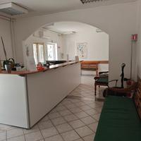 bancone,sedie,scrivanie,porte ritiro entro domani 