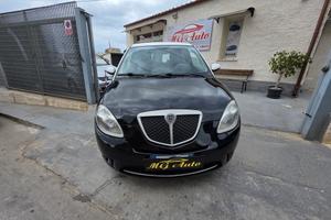 Lancia Ypsilon 1.3 MJT 105 CV Sport MomoDesign
