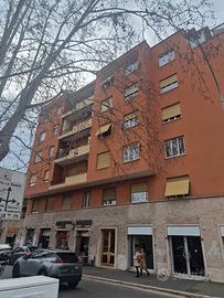 Roma - adiacente a piazza Lodi