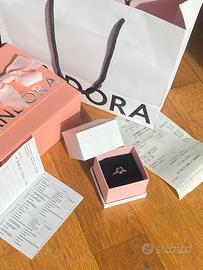 anello pandora cuore rosso