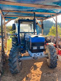 Trattore Ford new holland 105 turbo