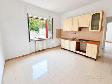 3 LOCALI A NAPOLI