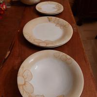 SET PIATTI PER 2 PERSONE E INSALATIERA