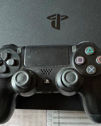 Ps4 Slim  1tb + joystick + 5 giochi