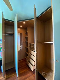 armadio con cabina e specchio interno