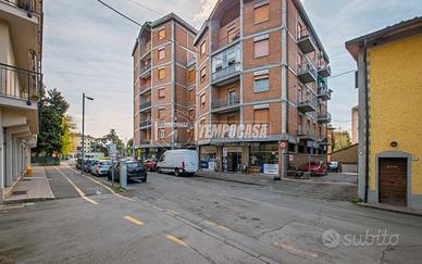 Ampio trilocale con salone doppio