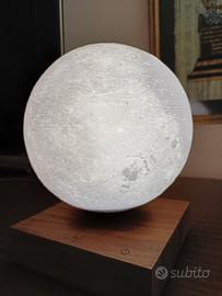 luna sospesa