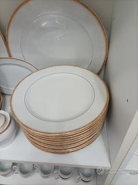 servizio di piatti da corredo 