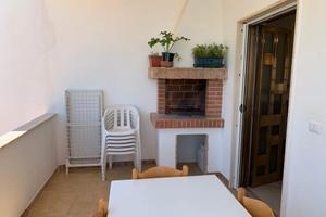 Lido Marini 2 bagni a 150m spiaggia posto auto