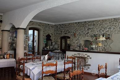 Ristorante-Bar con forno e brace a legna