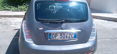Lancia y