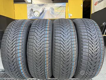 4 Gomme Kumho Inverno 215/60R17 96H con 90%residui