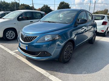 Lancia Ypsilon GOLD 1.0 HYBRID 5 porte - 2023