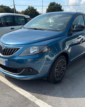 Lancia Ypsilon GOLD 1.0 HYBRID 5 porte - 2023