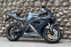 Yamaha r1