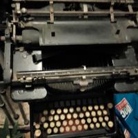 macchina da scrivere Remington 