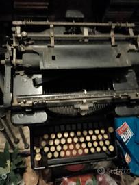 macchina da scrivere Remington 