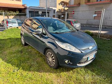 Auto Ford Fiesta