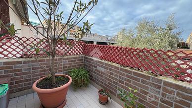 2 LOCALI A CASTELLAMMARE DI STABIA