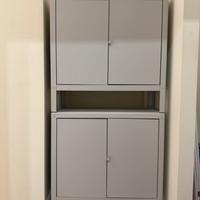 Mobile ikea in metallo con ante