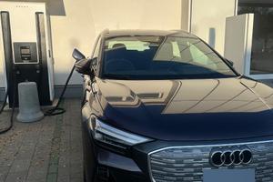 Audi Q4 40 e-tron Business Advanced 204 CV – Viola