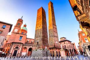 Attività / Licenza di 600 m² a Bologna