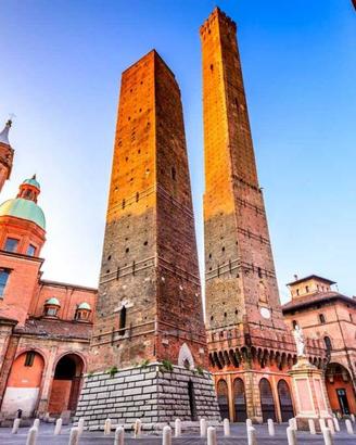 Attività / Licenza di 600 m² a Bologna