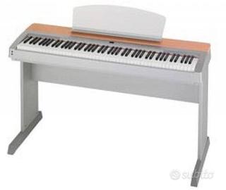 p140 Yamaha silver pianoforte digitale 