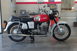 Guzzi epoca V7 700 - targa oro FMI