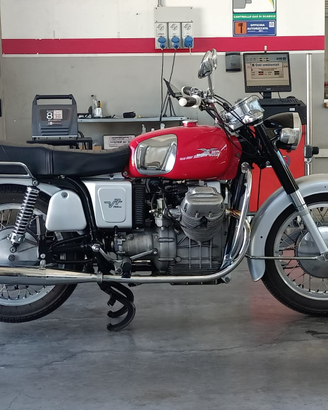Guzzi epoca V7 700 - targa oro FMI