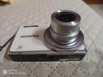 Olympus FE-5035 perfetta + tre batterie nuove 