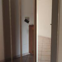 armadio con specchi e cassettiera