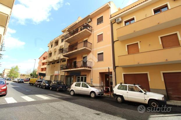 4 LOCALI A VILLA SAN GIOVANNI