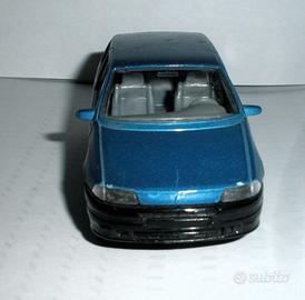 Fiat Punto Prima Serie 1/43 - Bburago Vintage Blu 