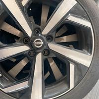 Cerchi 19" Nissan Qashqai + gomme estive Dunlop"