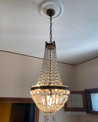 Lampadario in metallo e vetro