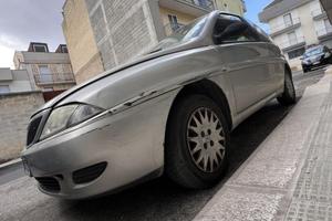 Lancia y